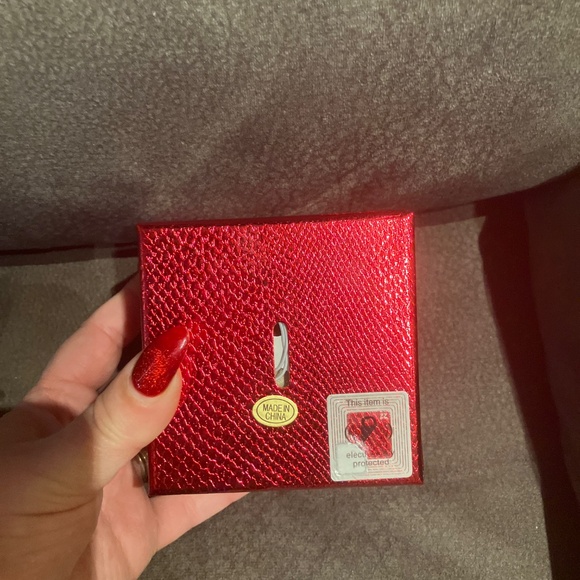 House of Harlow 1960 Bangle Bracelet Gold tone W/Red Design - Picture 5 of 5